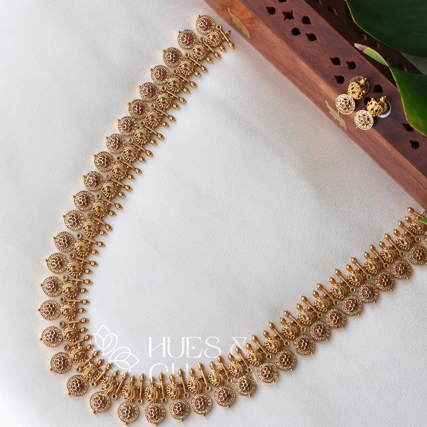 TRADITIONAL GOLDEN SUVARNA MAYURI
HARAM SET | PREMIUM JEWELLERY