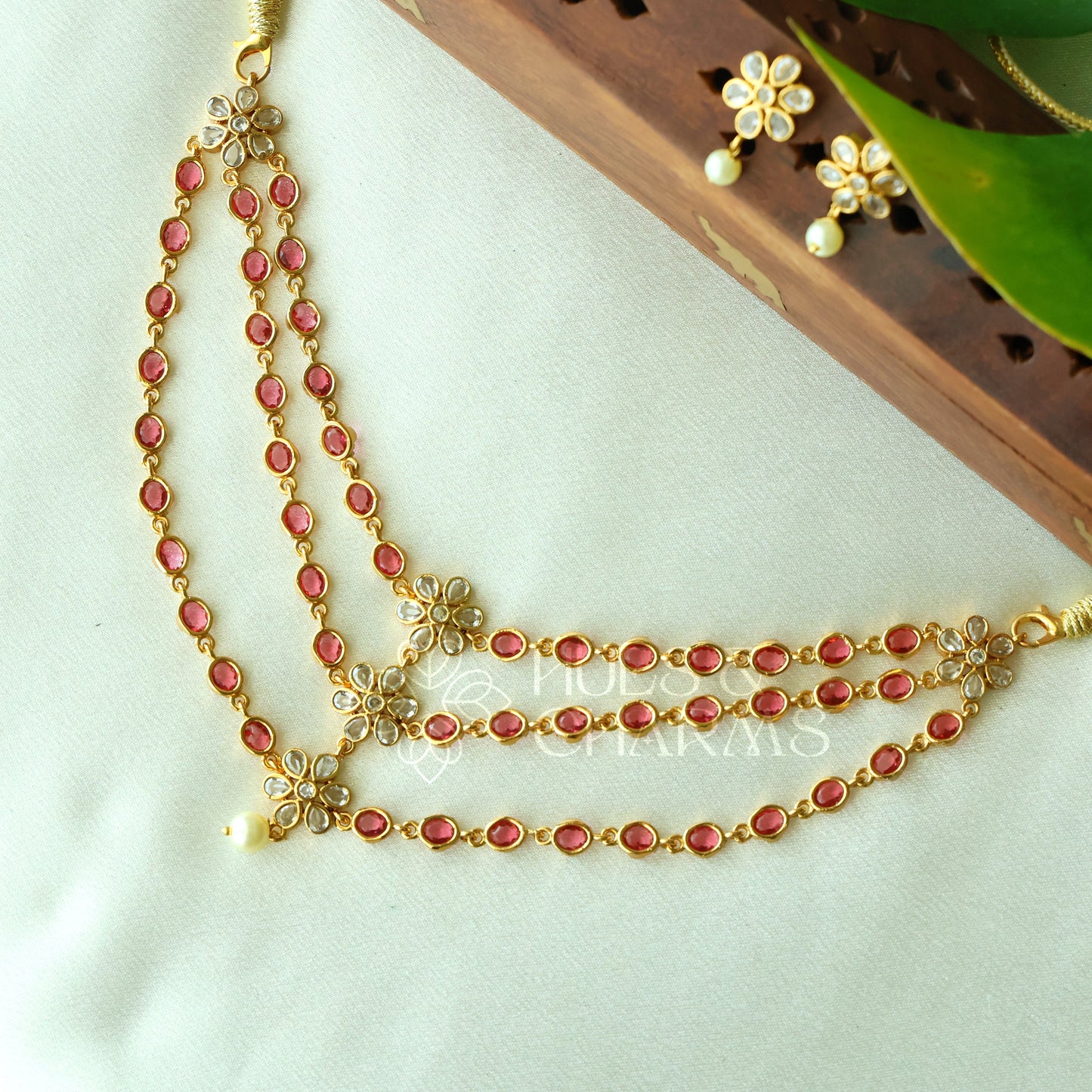 THREE-LAYER PUSHPA NECKLACE SET WITH PEARL