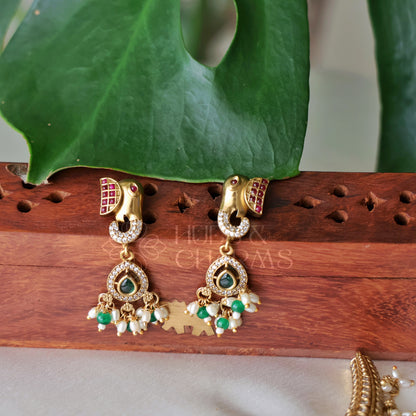 GOLDEN HERITAGE LAKSMI DETAILED STATEMENT NECKLACE SET WITH PEARLS
