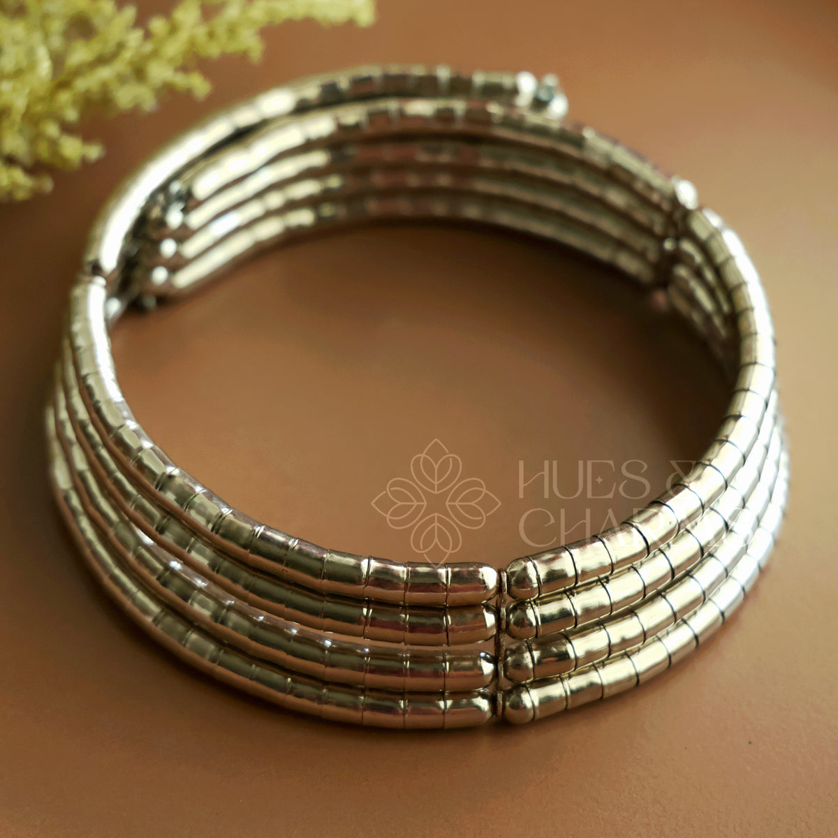 TVISHA STATEMENT NECK CUFF