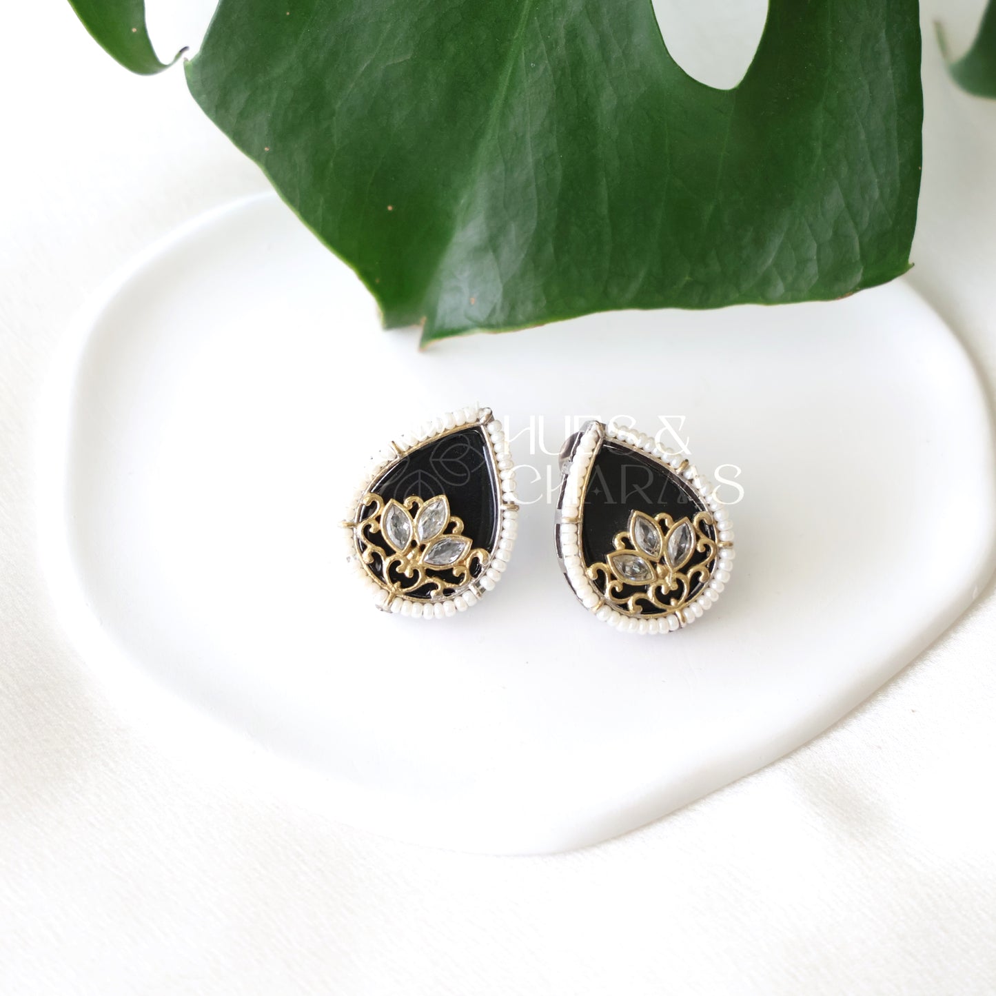 OXIDIZED RAINDROP STUD