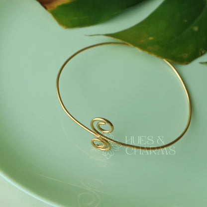 GOLDEN SPIRAL ARM CUFF