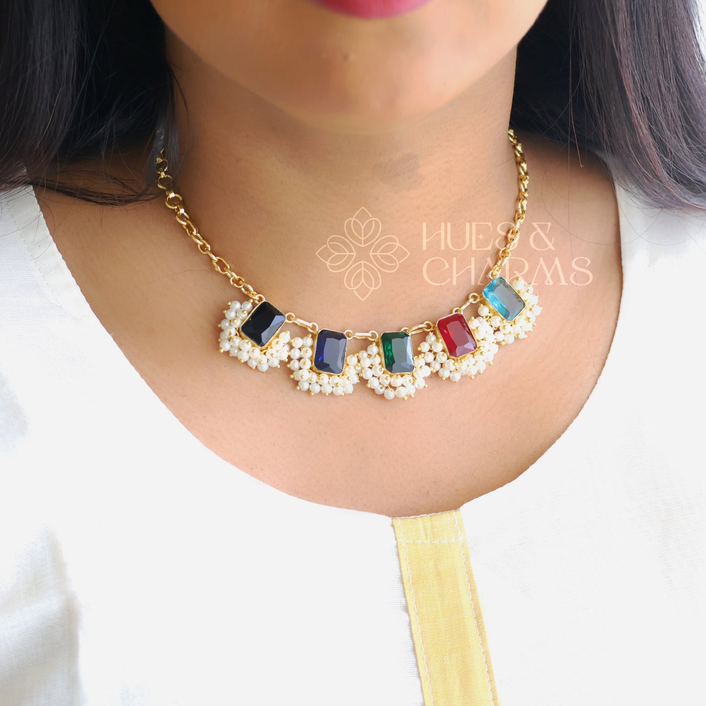 GLOSSY SQUARE DROP NECKLACE SET WITH PEARLS - MULTICOLOUR