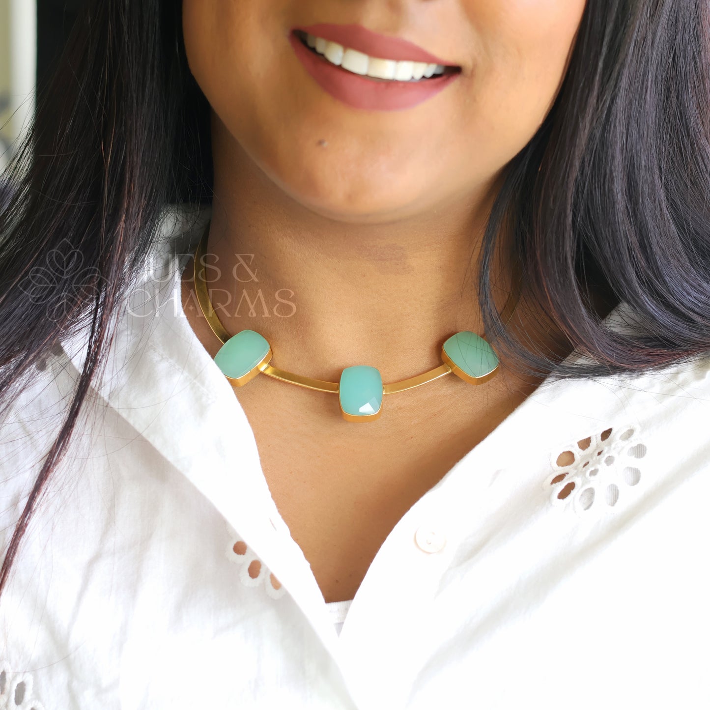 GOLDEN NECKCUFF WITH STONES