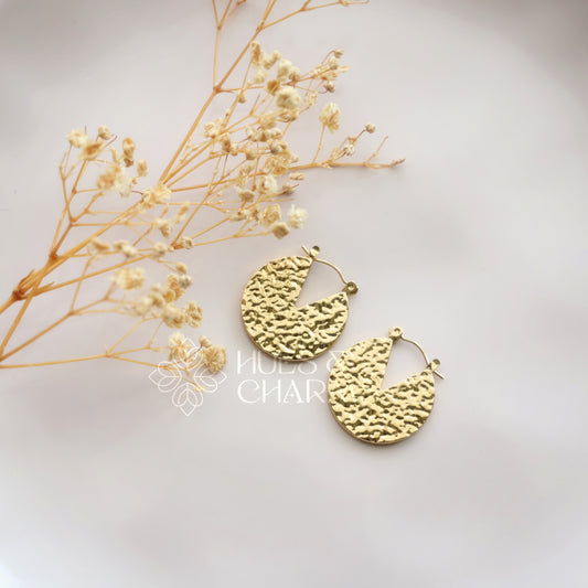 GOLDEN TEXTURED CIRCLE HOOPS