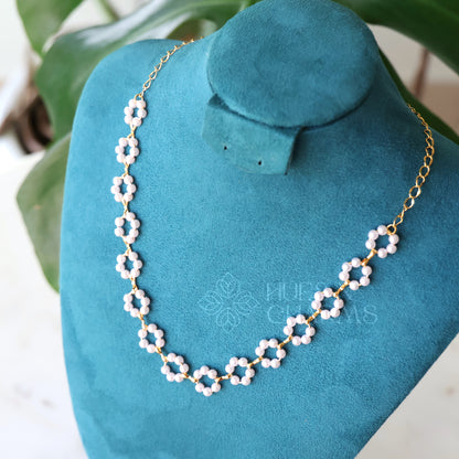 GOLDEN FLORA MINIMAL NECKPIECE WITH PEARLS