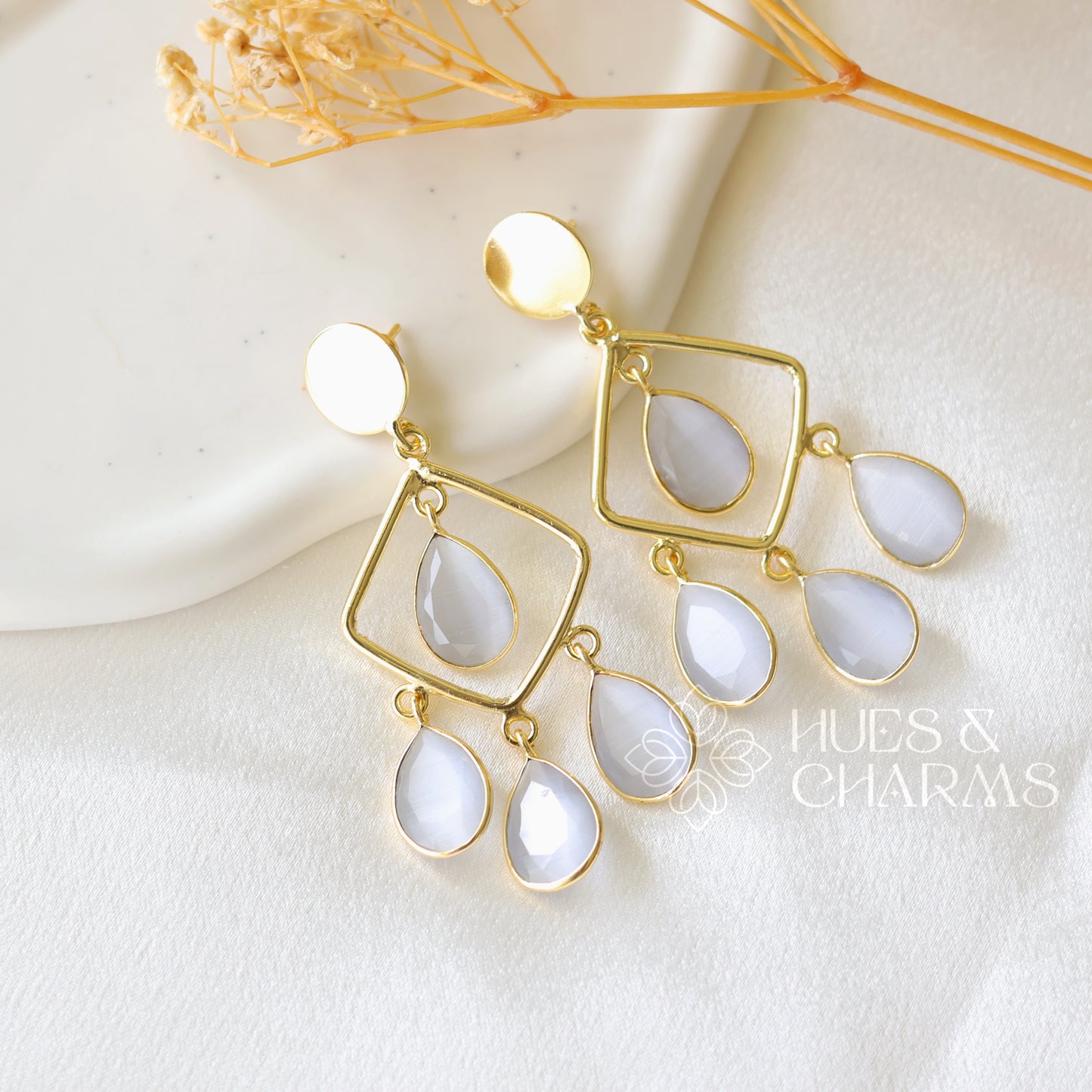 ROYAL GLOSSY RAINDROP SMALL EARRING