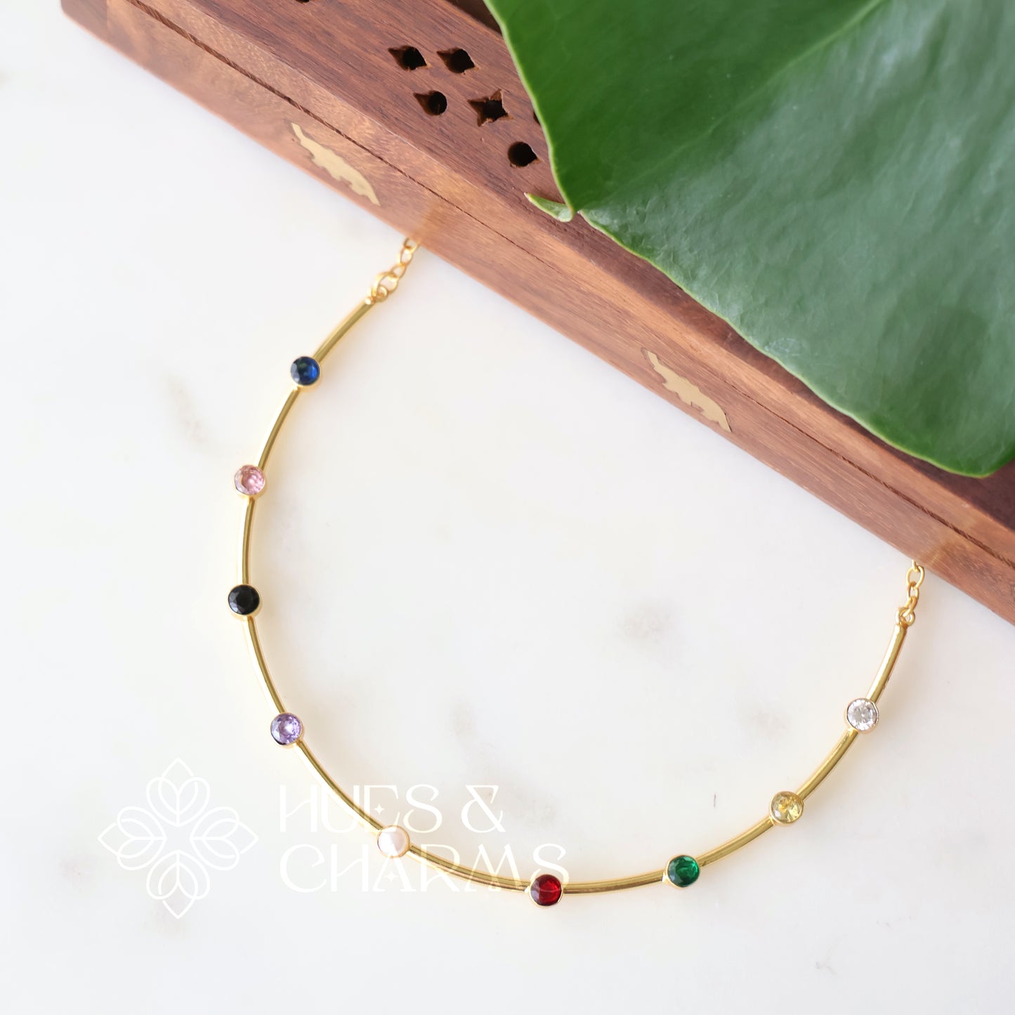 GOLDEN GLOSSY MULTICOLOUR NECKPIECE