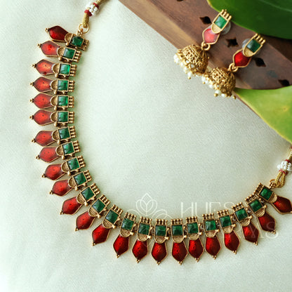 GOLDEN VAIBHAVAM PALAKKA NECKLACE SET (Colours available)