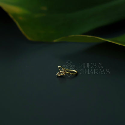 GOLDEN BUTTERFLY AD STONES NOSE PIN