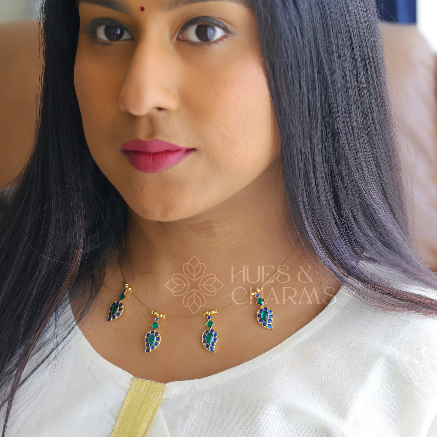 MANGO CHARMS FLOATING NECKPIECE - BLUE & GREEN