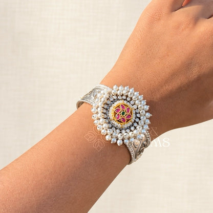 OXIDISED KANAK DUAL TONE ADJUSTABLE BANGLE