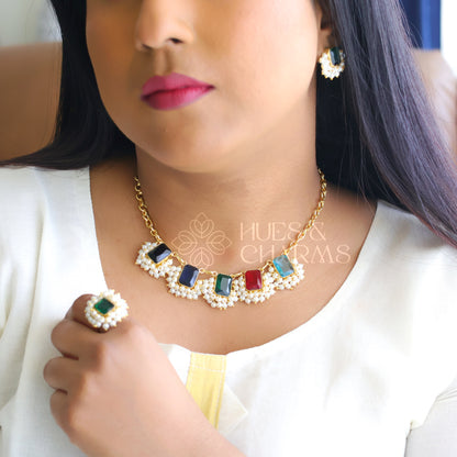 GLOSSY SQUARE DROP NECKLACE SET WITH PEARLS - MULTICOLOUR