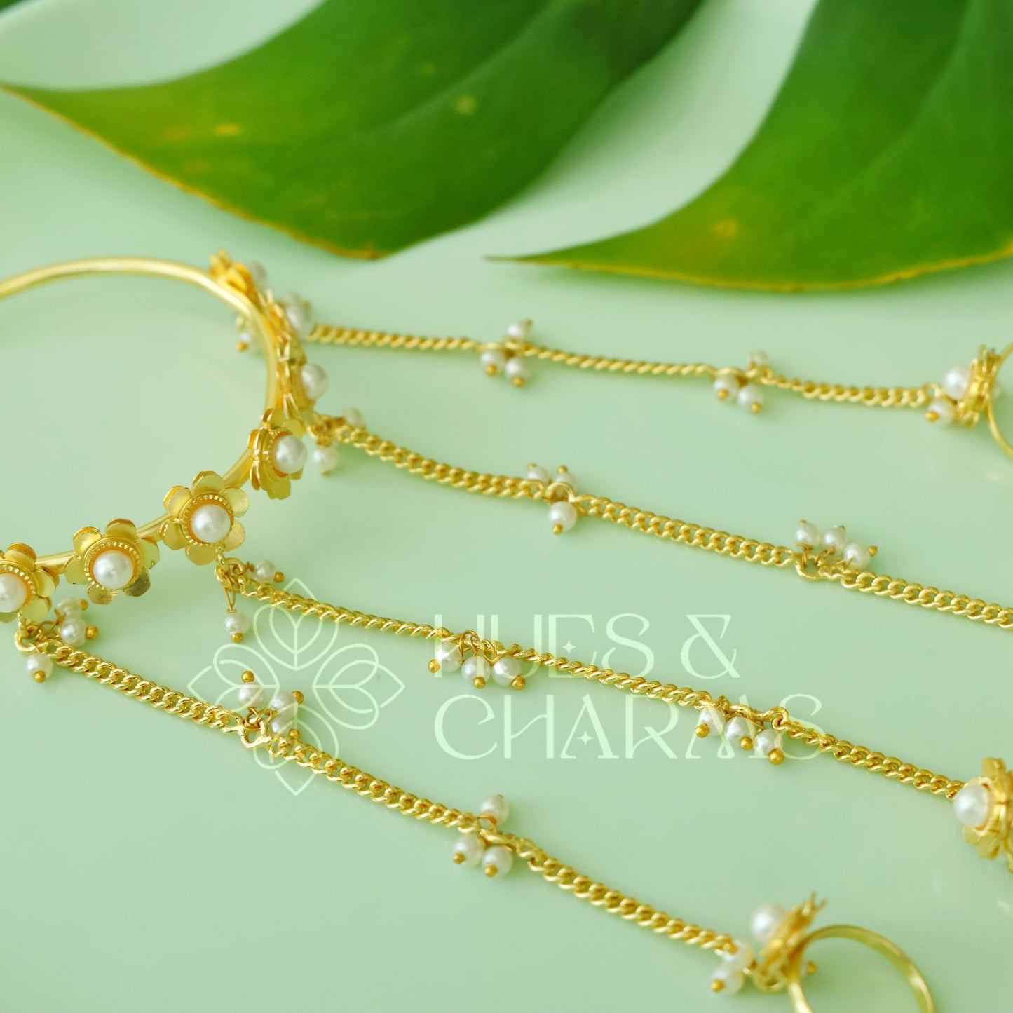 GOLDEN FLORAL ADJUSTABLE HATHPHOOL WITH PEARLS