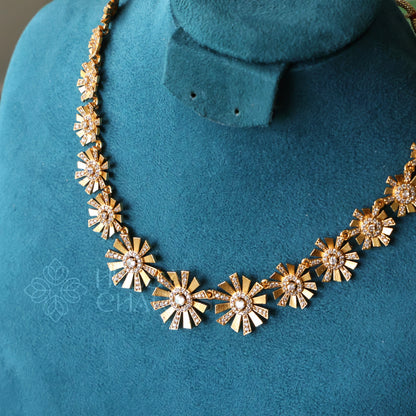 GOLDEN LUMIERE BLOOM AD NECKLACE SET