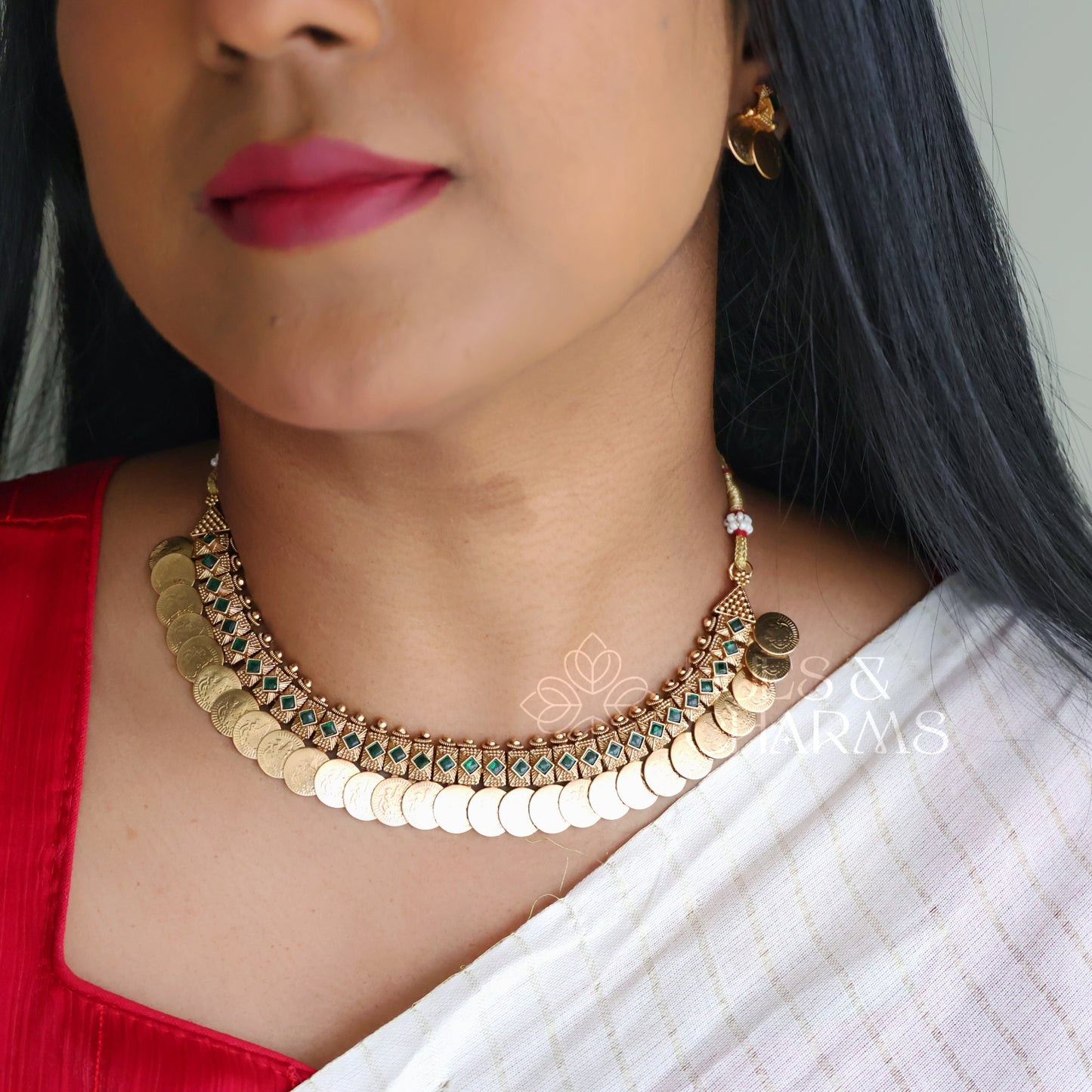 TRADITIONAL PADMA LAKSHMI BOLD COIN NECKLACE SET