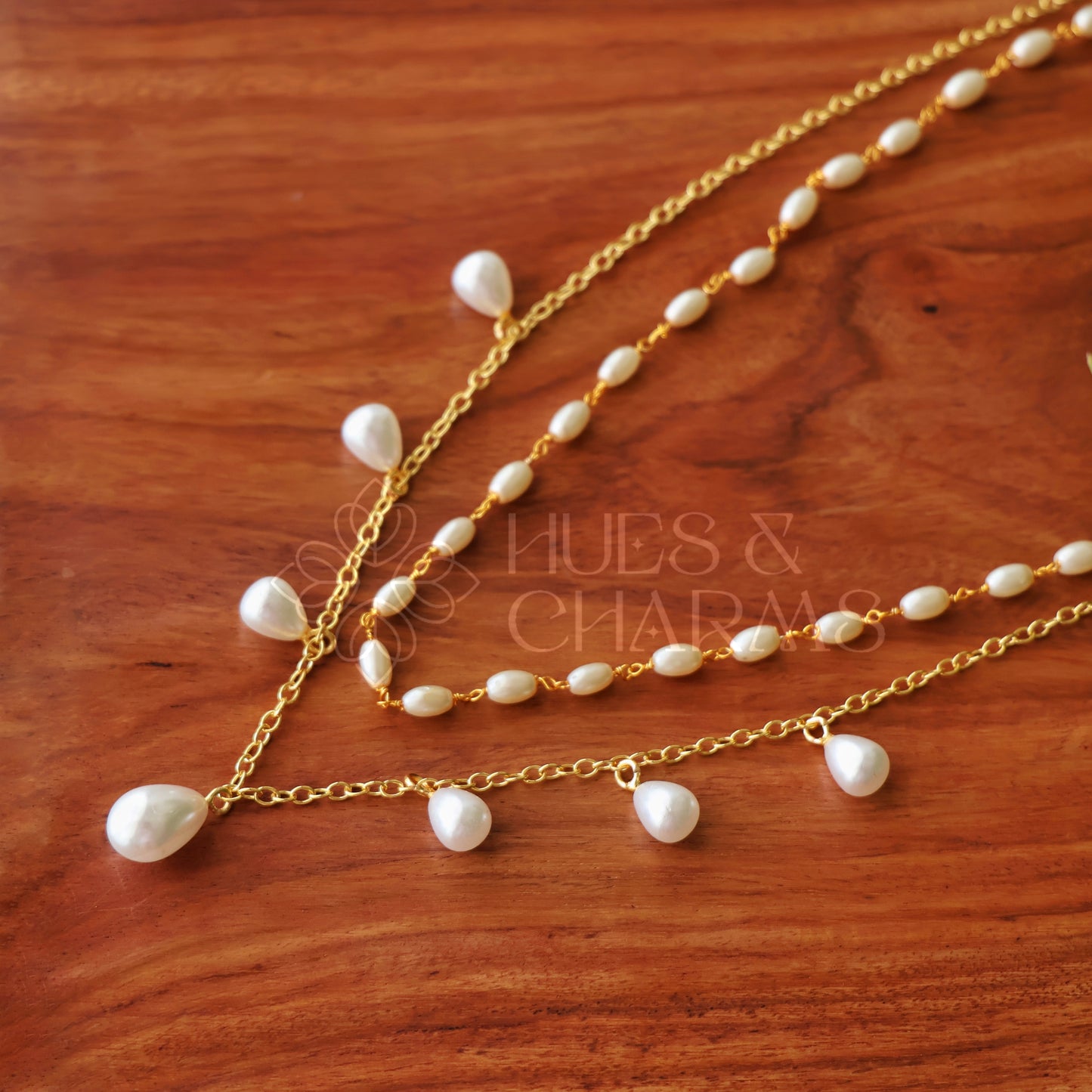 GOLDEN 2 LAYER PEARL CHARM NECKPIECE