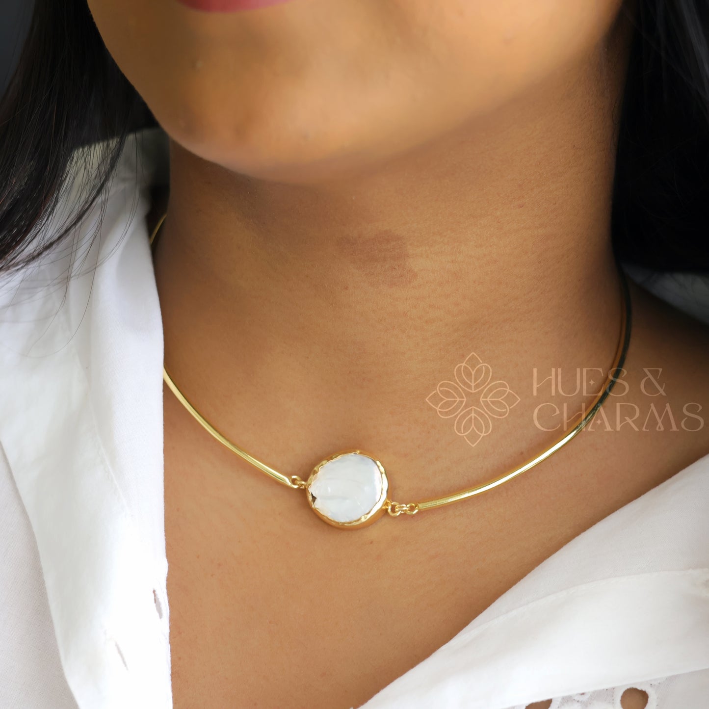 MOTHER OF PEARL STATEMENT NECKPIECE