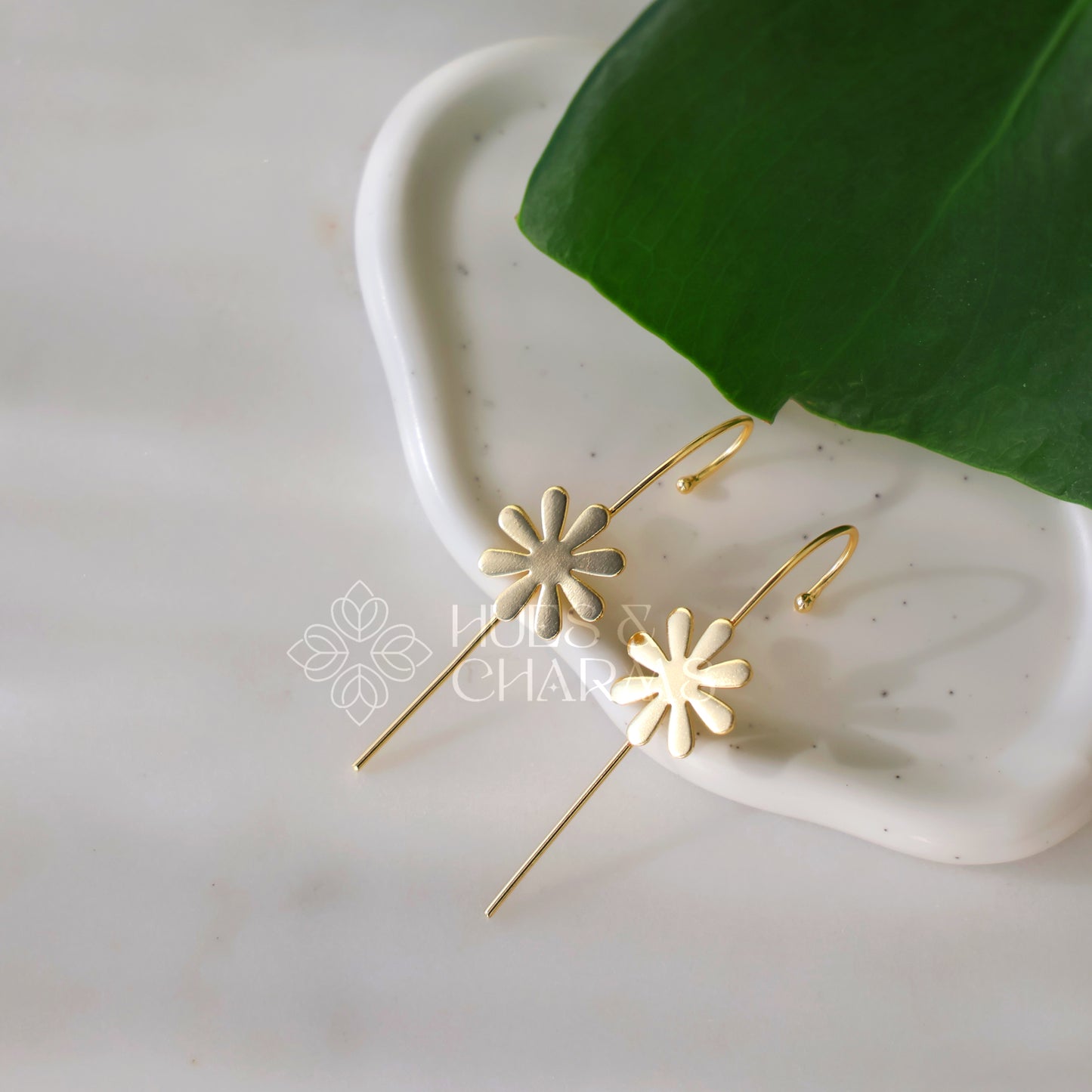 GOLDEN DAISY FLOWER MINIMAL EAR CUFF