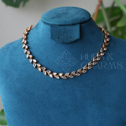 GOLDEN LUSTRE LEAF AD NECKLACE SET