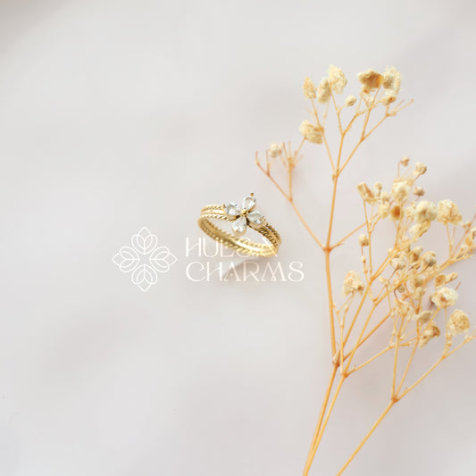 GOLDEN FLOWER STONE ADJUSTABLE RING