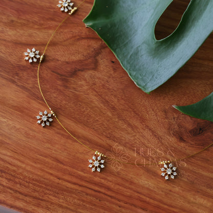 WHITE 5 SNOWFLAKES FLOATING NECKPIECE