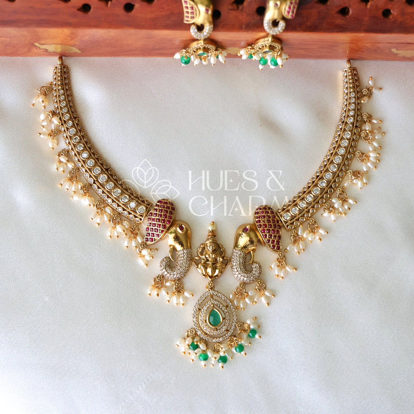 GOLDEN HERITAGE LAKSMI DETAILED STATEMENT NECKLACE SET WITH PEARLS