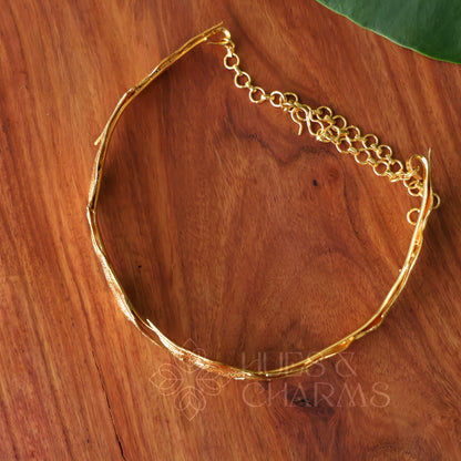 GOLDEN TEXTURED IVY COLLAR NECK CUFF