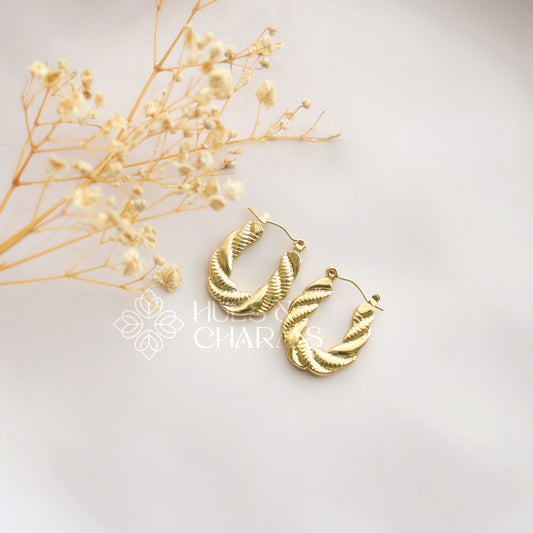 GOLDEN TWISTED OVAL HOOPS
