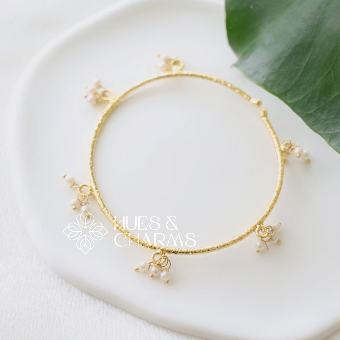 GOLDEN HAMMERED BANGLE WITH PEARLS