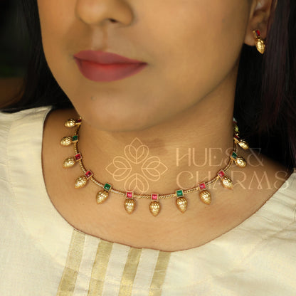 GOLDEN SIMPLE PALLAVI NECKLACE SET