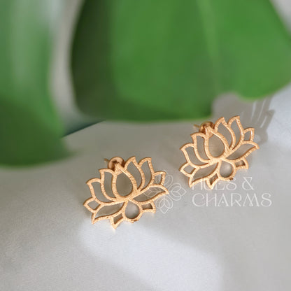GOLDEN LOTUS FRAME STUD EARRINGS
