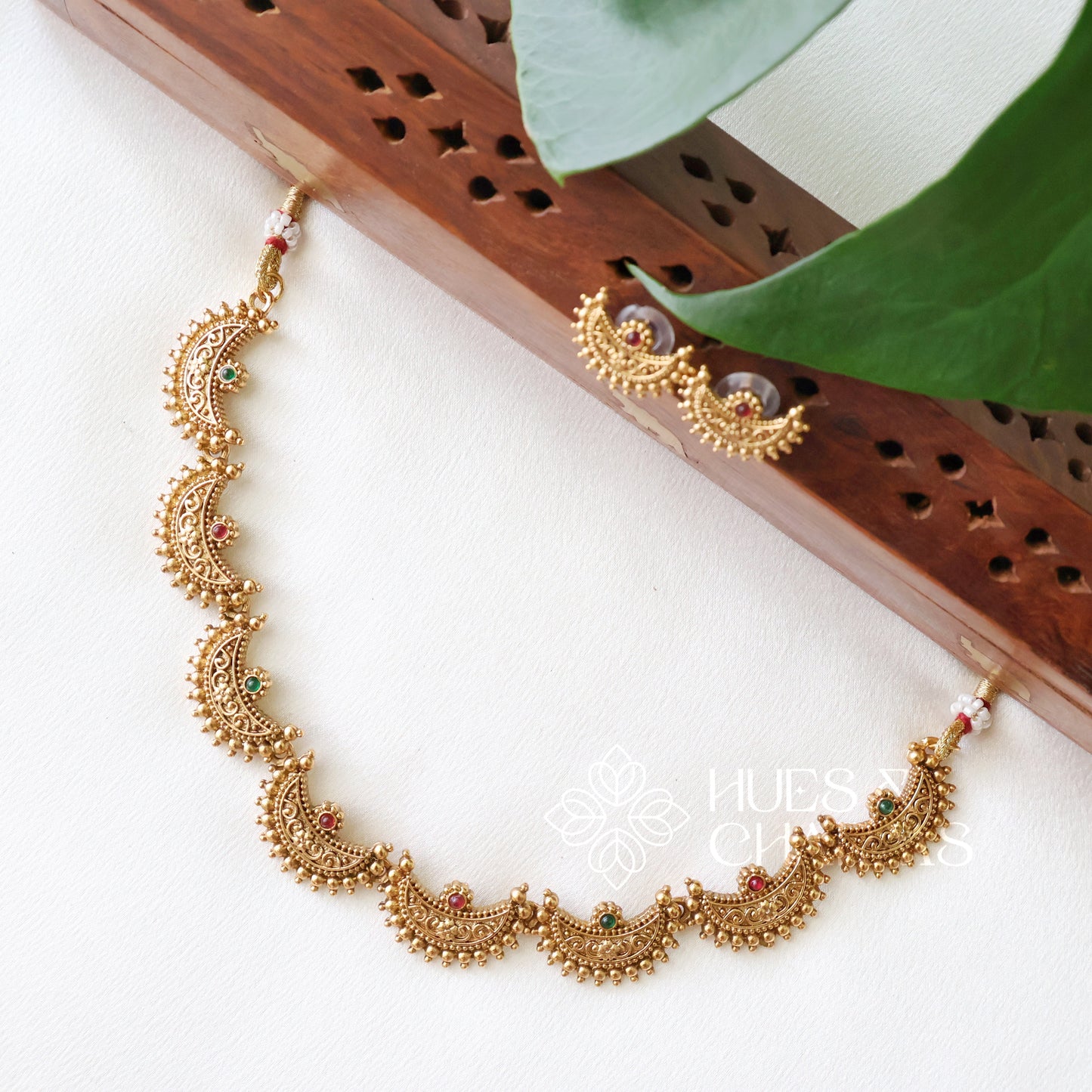 TRADITIONAL DIYA NECKLACE SET (COLOURS AVAILABLE)