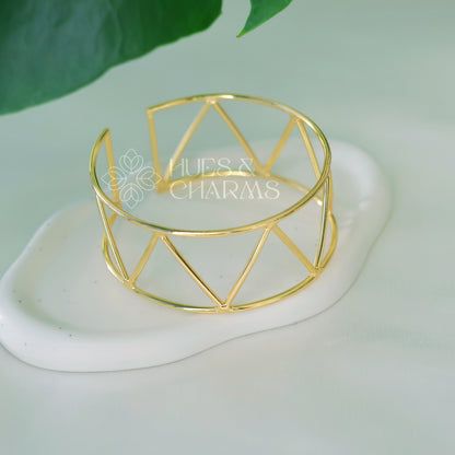 GOLDEN ADJUSTABLE MINIMAL BANGLE