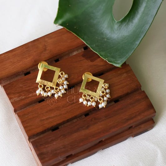 GOLDEN SQUARE STUD EARRINGS WITH PEARLS