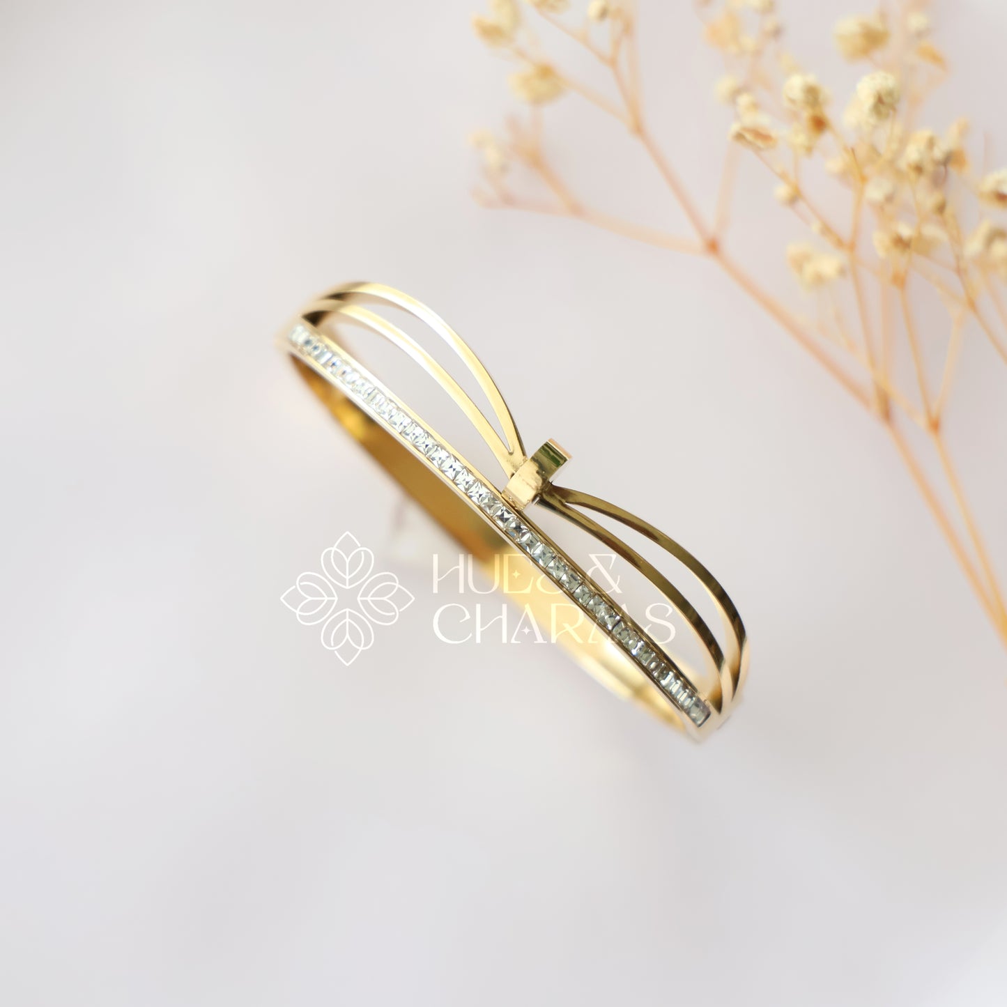 GOLDEN CURVED AD BRACELET