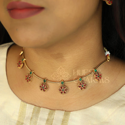 GOLDEN KAMALINI NECKLACE SET