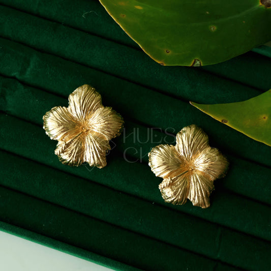 GOLDEN HIBISCUS GLOW EARRINGS