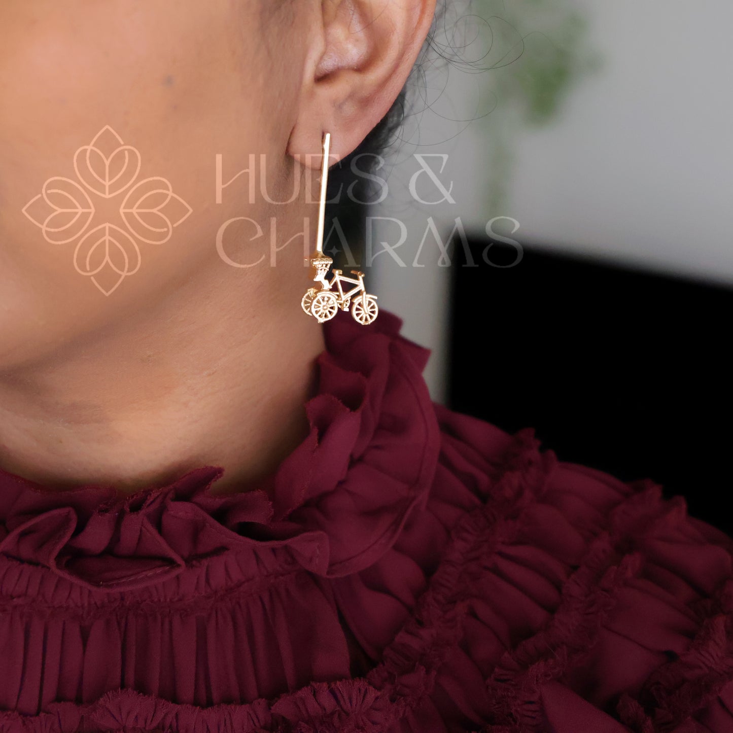 GOLDEN VINTAGE RICKSHAW STUD EARRINGS