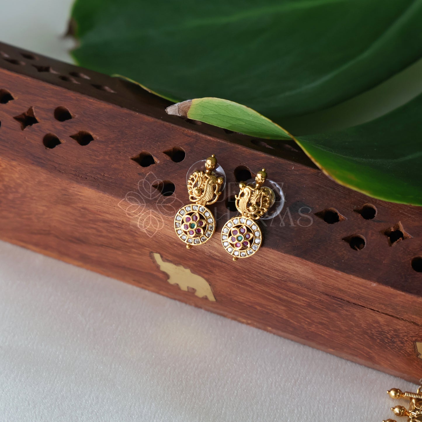 TRADITIONAL GOLDEN SUVARNA MAYURI
HARAM SET | PREMIUM JEWELLERY