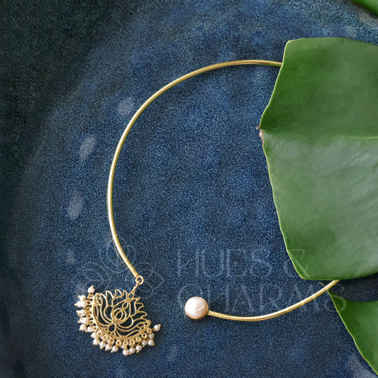 GOLDEN LOTUS PEARL NECKCUFF