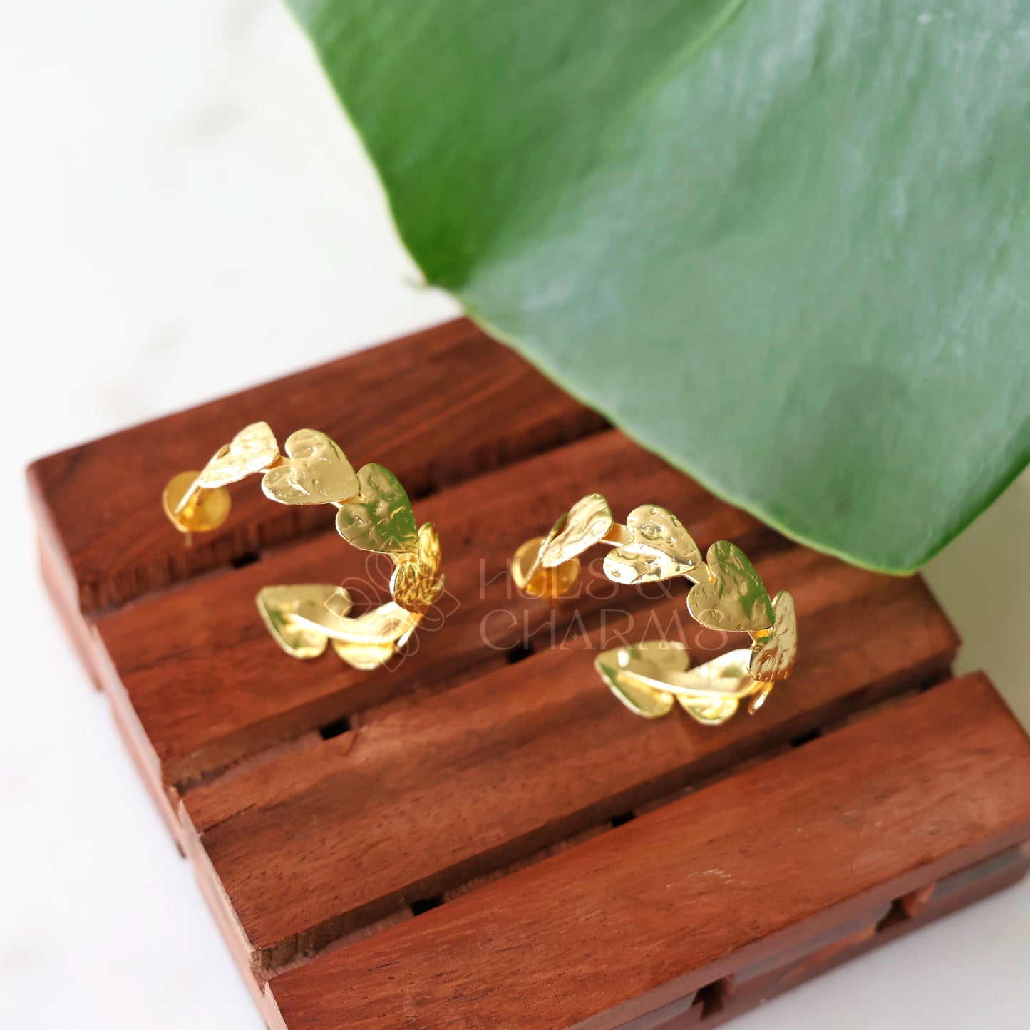 GOLDEN TEXTURED HEART HOOP EARRINGS