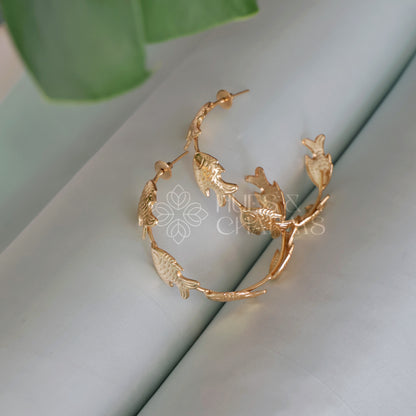 GOLDEN STATEMENT PISCES CHARM HOOP EARRINGS