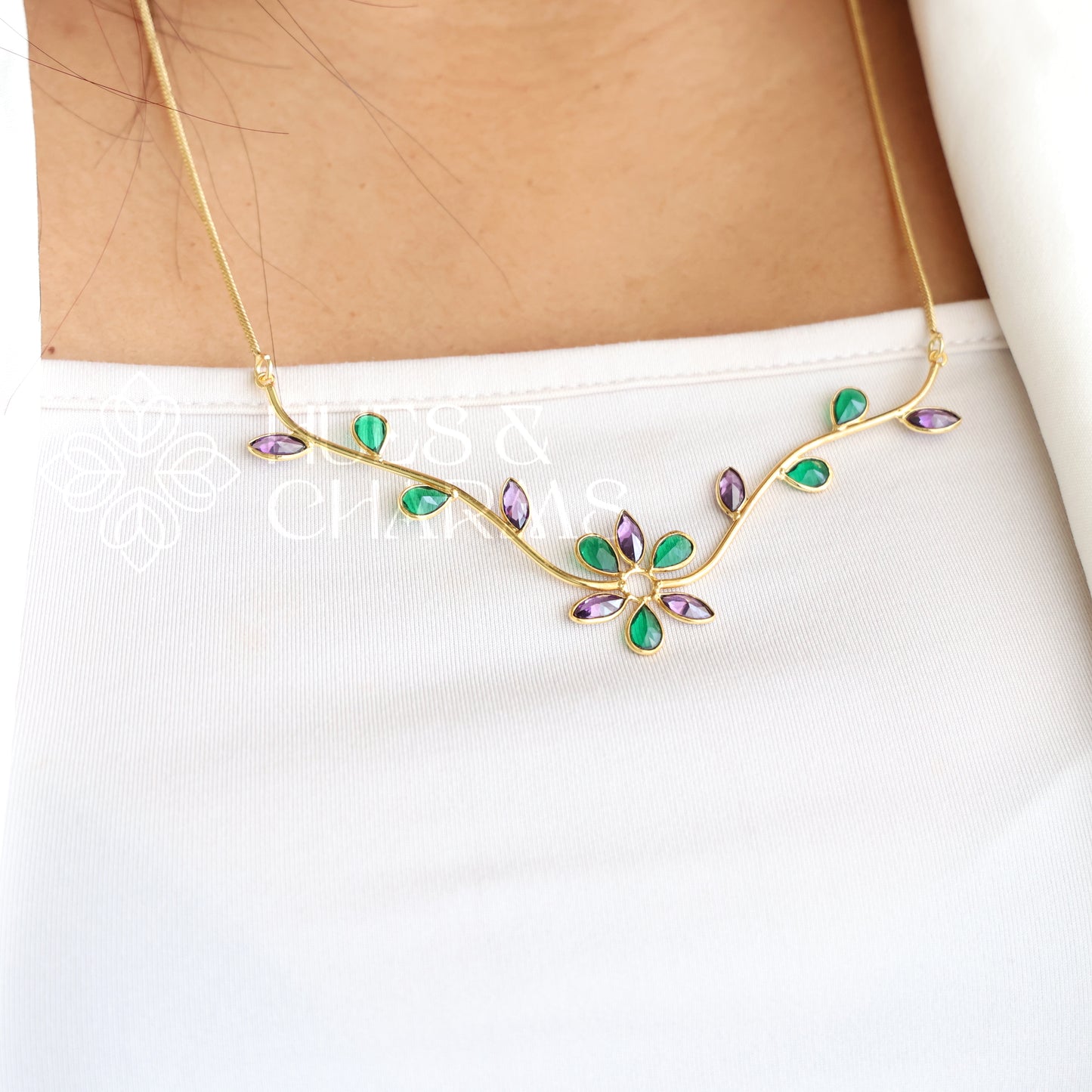 GOLDEN FLORAL LONG NECKPIECE
