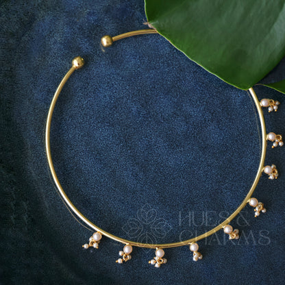 GOLDEN AURELIA 9 PEARL NECKCUFF