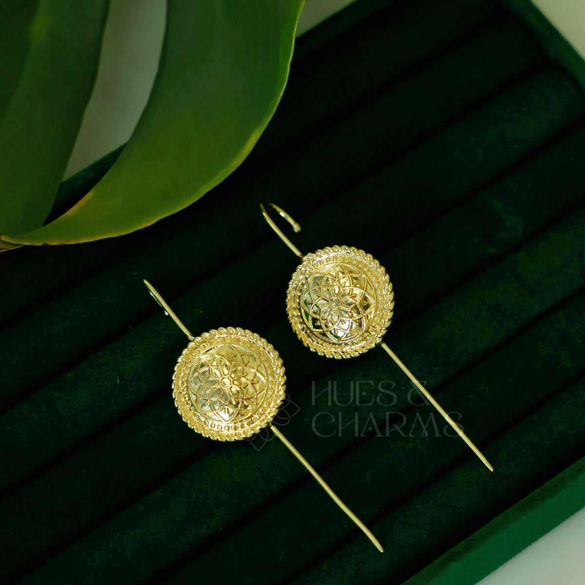 GOLDEN MANDALA EAR CUFF