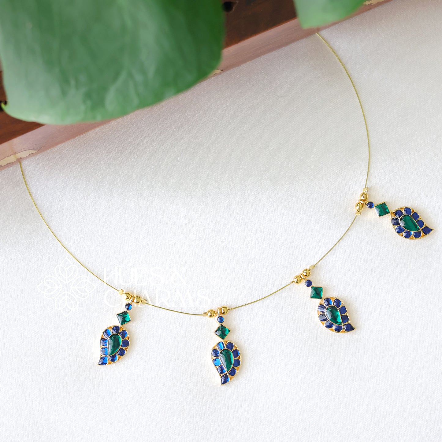 MANGO CHARMS FLOATING NECKPIECE - BLUE & GREEN