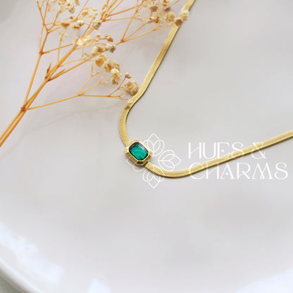 GOLDEN RECTANGLE GREEN STONE PENDANT NECKPIECE