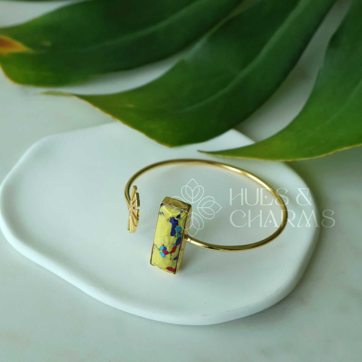 GOLDEN ASTERA ADJUSTABLE BANGLE(COLOURS AVAILABLE)