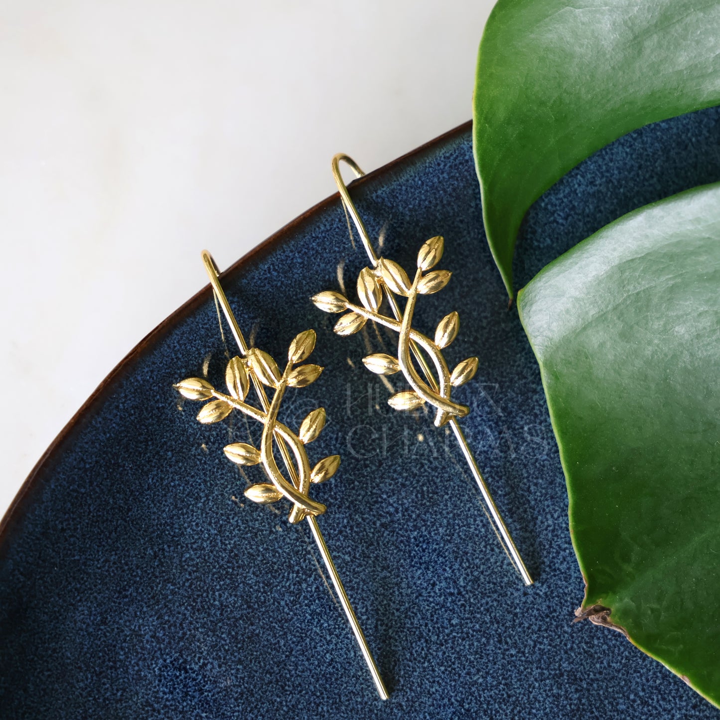GOLDEN ELARA LEAF EAR CUFF